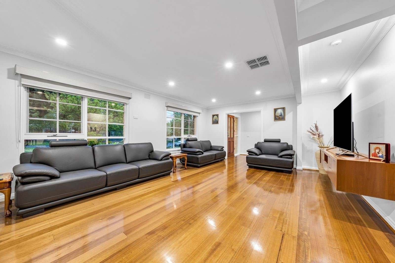 5 Myoora Drive, Mooroolbark, VIC 3138, Mooroolbark - Thumbnail 4