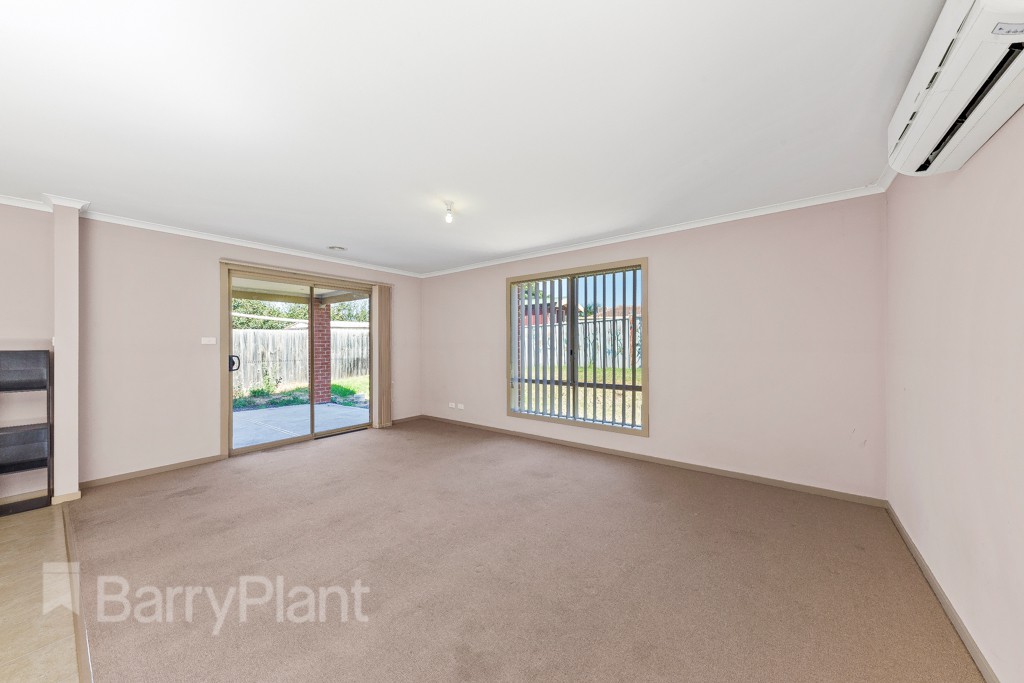 5 Newcombe Drive, St Albans, VIC 3021, St Albans - Thumbnail 2