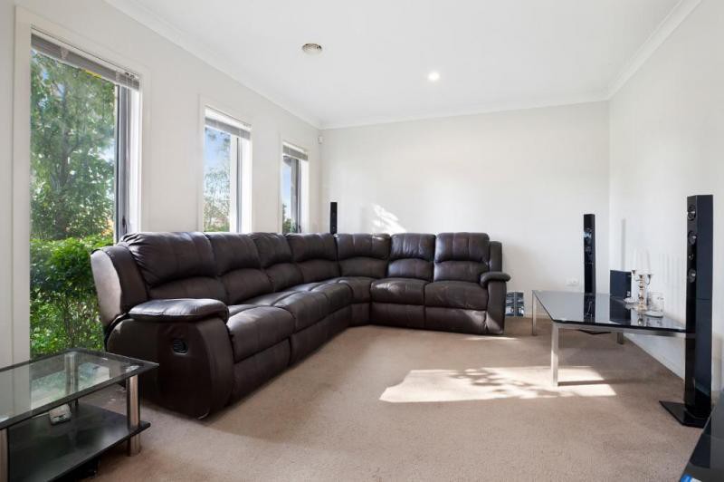 5 Newland WalkMernda, VIC 3754  - Leased, Mernda - Thumbnail 2