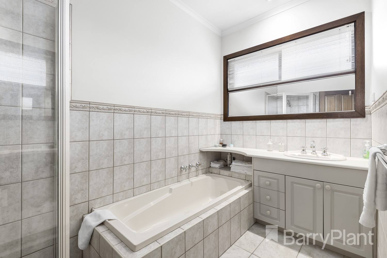 11 Arwon Crescent, ALFREDTON VIC 3350, Alfredton - Thumbnail 8