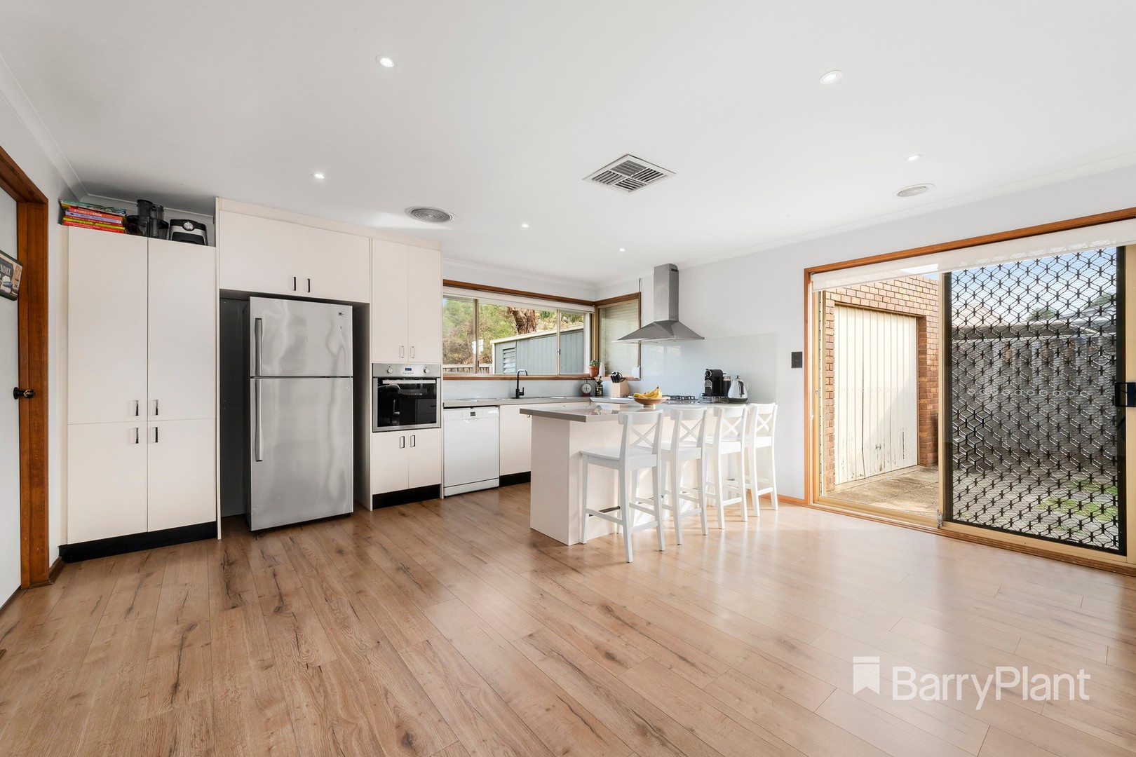 5 Oakbank Avenue, Mill Park, VIC 3082, Mill Park - Thumbnail 3
