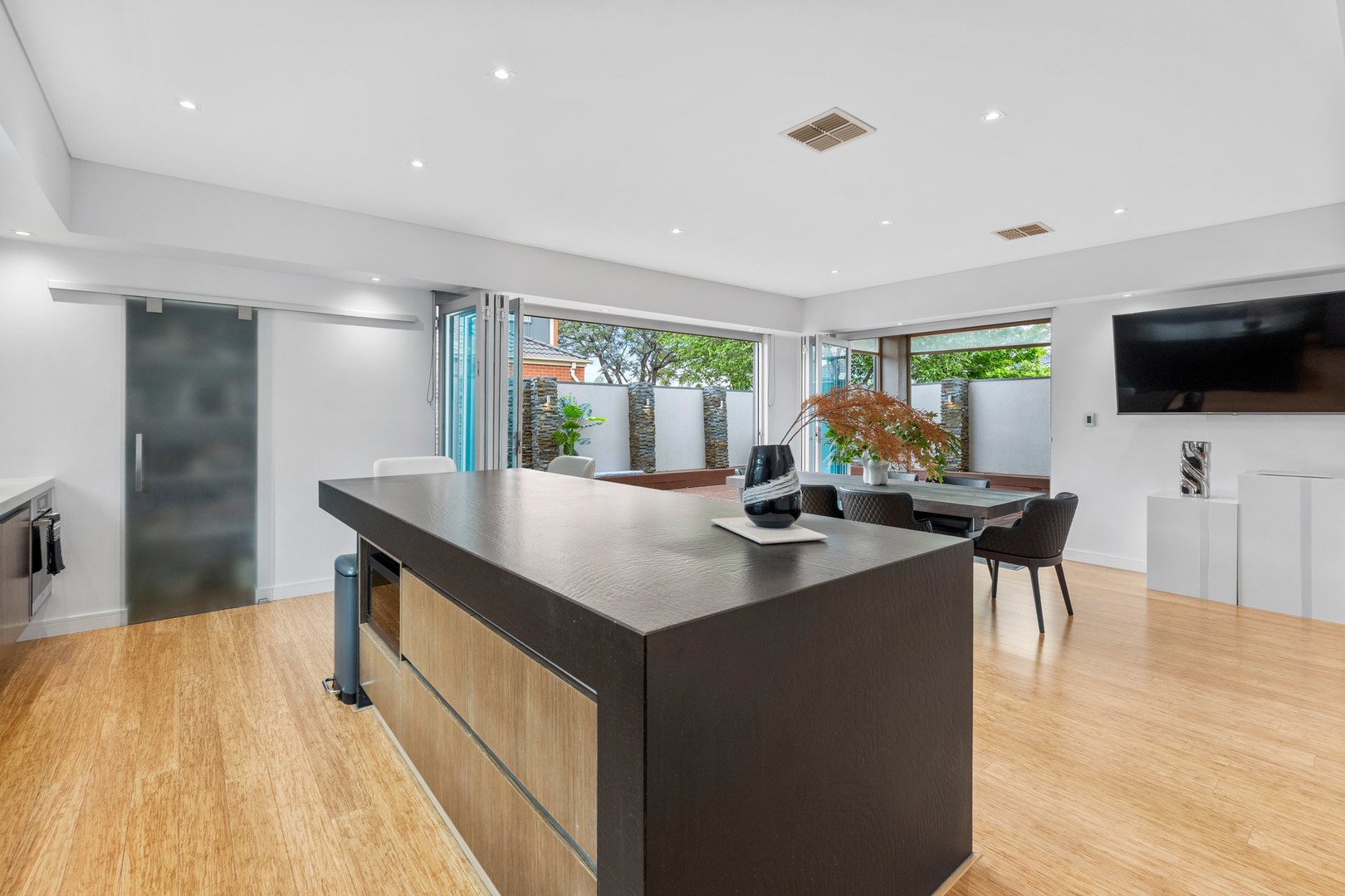 5 Palfrey Green, Caroline Springs, VIC 3023 - Thumbnail 1 - 10/11/2025