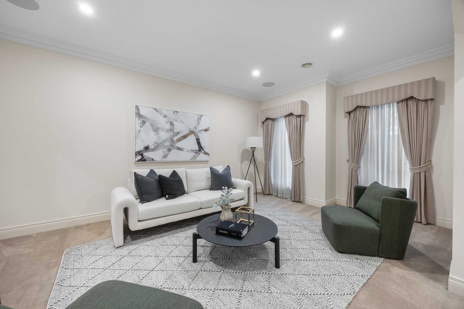 5 Pembury Way, Hillside, VIC 3037 - Thumbnail 2 - 16/05/2025