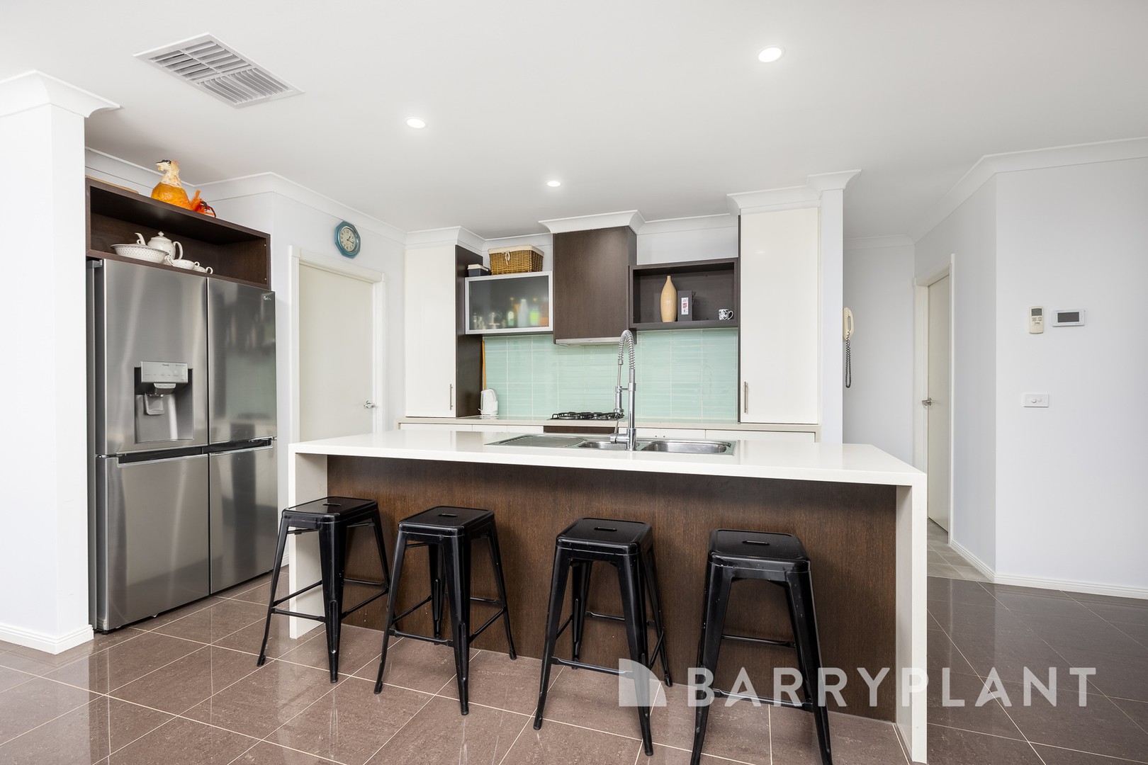 5 Peppertree Drive, Point Cook, VIC 3030 - Thumbnail 2 - 20/01/2025