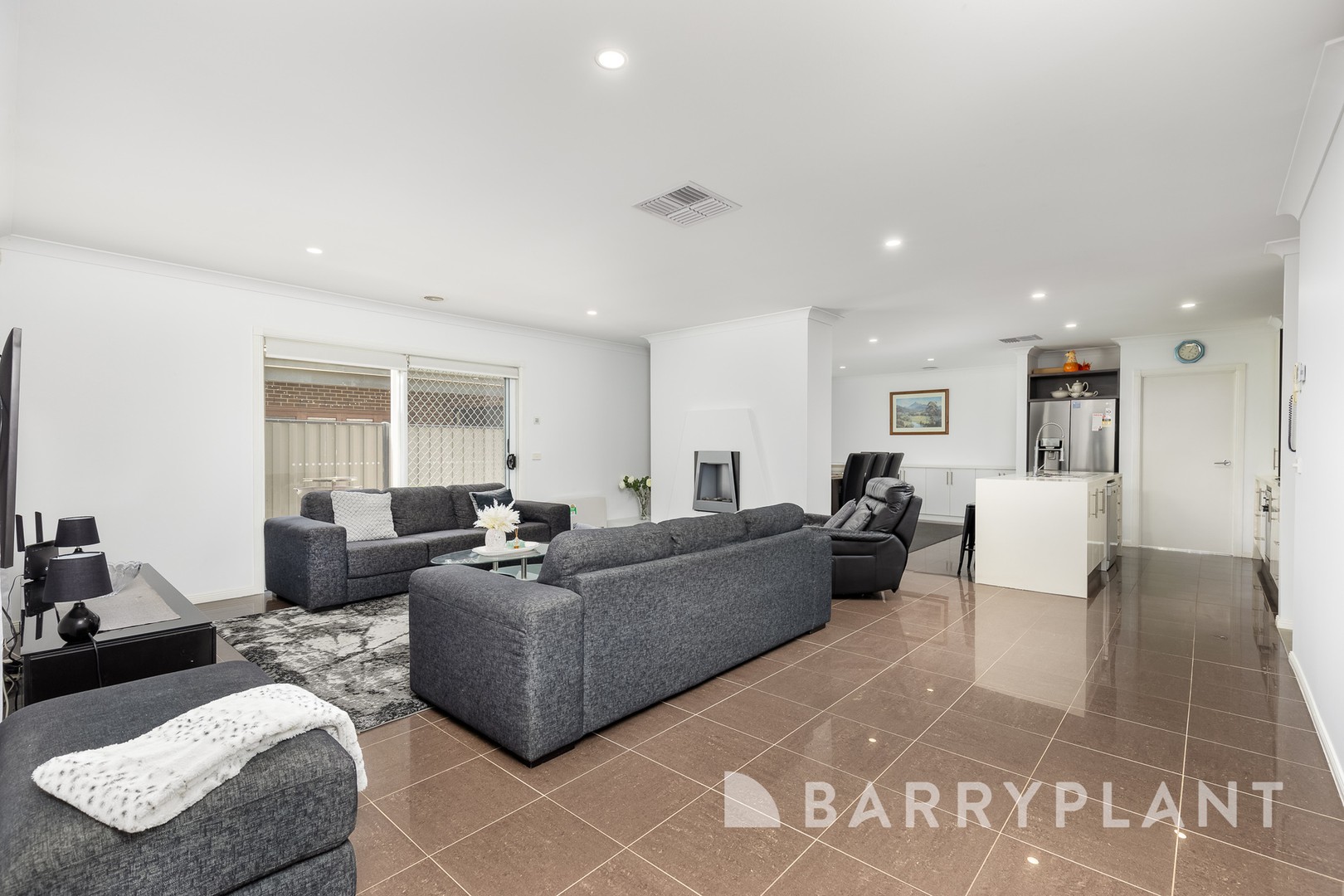 5 Peppertree Drive, Point Cook, VIC 3030, Point Cook - Thumbnail 5