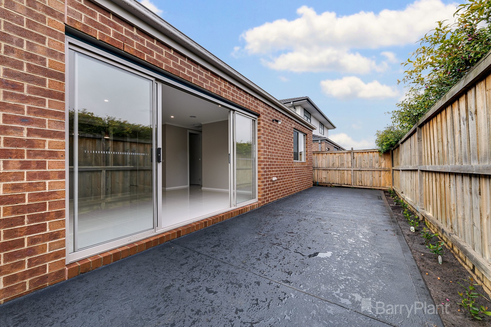 5 Pickerel Avenue, Clyde North, VIC 3978 - Thumbnail 1 - 06/03/2026