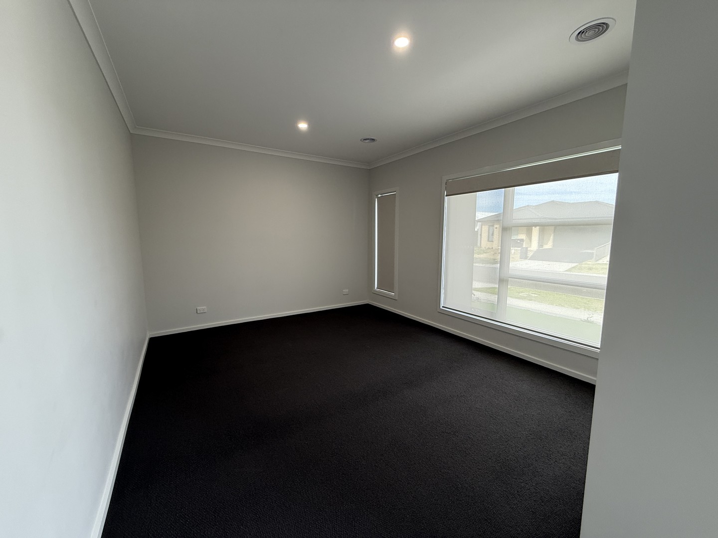 5 Plover Way, Wallan, VIC 3756 - Thumbnail 2 - 05/02/2025