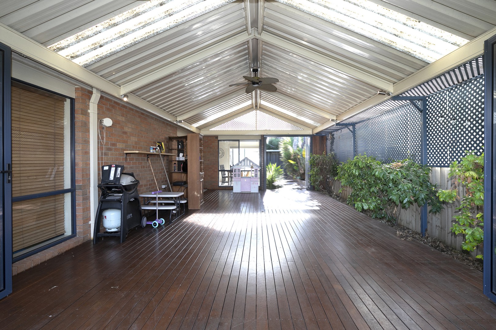 5 Regent Close, Burnside Heights, VIC 3023 - Thumbnail 1 - 29/05/2023