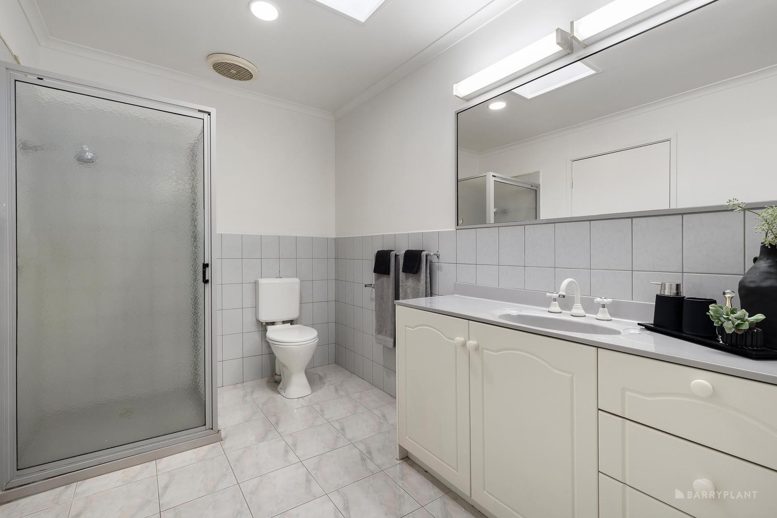 5 Rockaway Drive, Viewbank, VIC 3084, Viewbank - Thumbnail 8
