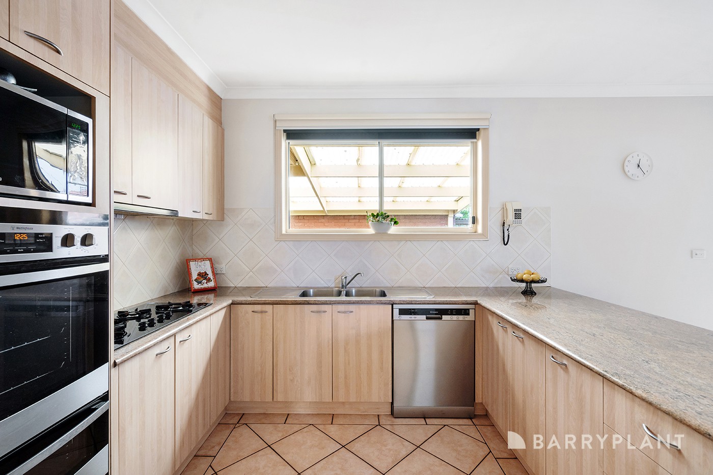 5 Roseberry Avenue, Preston, VIC 3072, Preston - Thumbnail 3