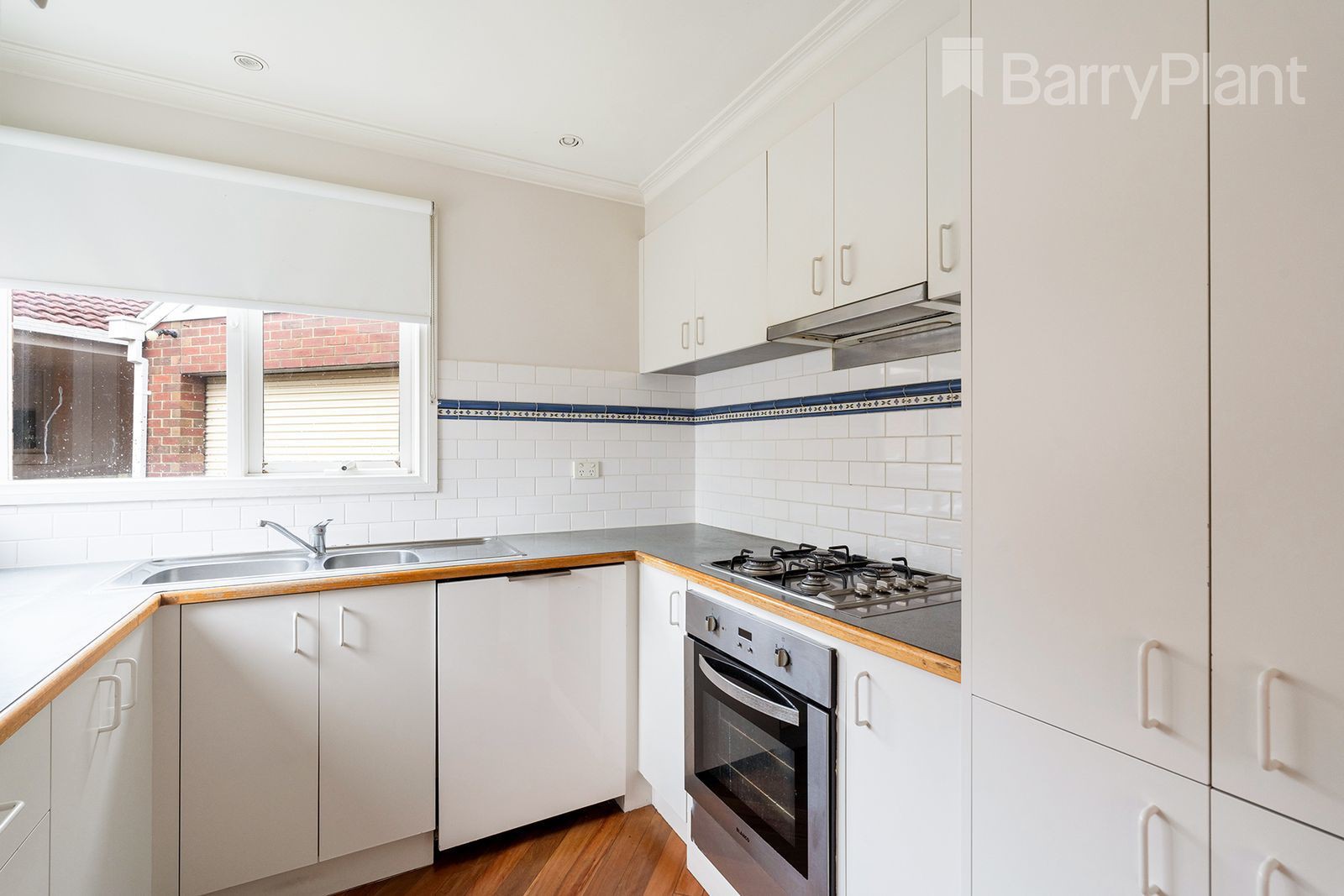5 Rossiter Avenue, Roxburgh Park, VIC 3064 - Thumbnail 2 - 05/06/2026