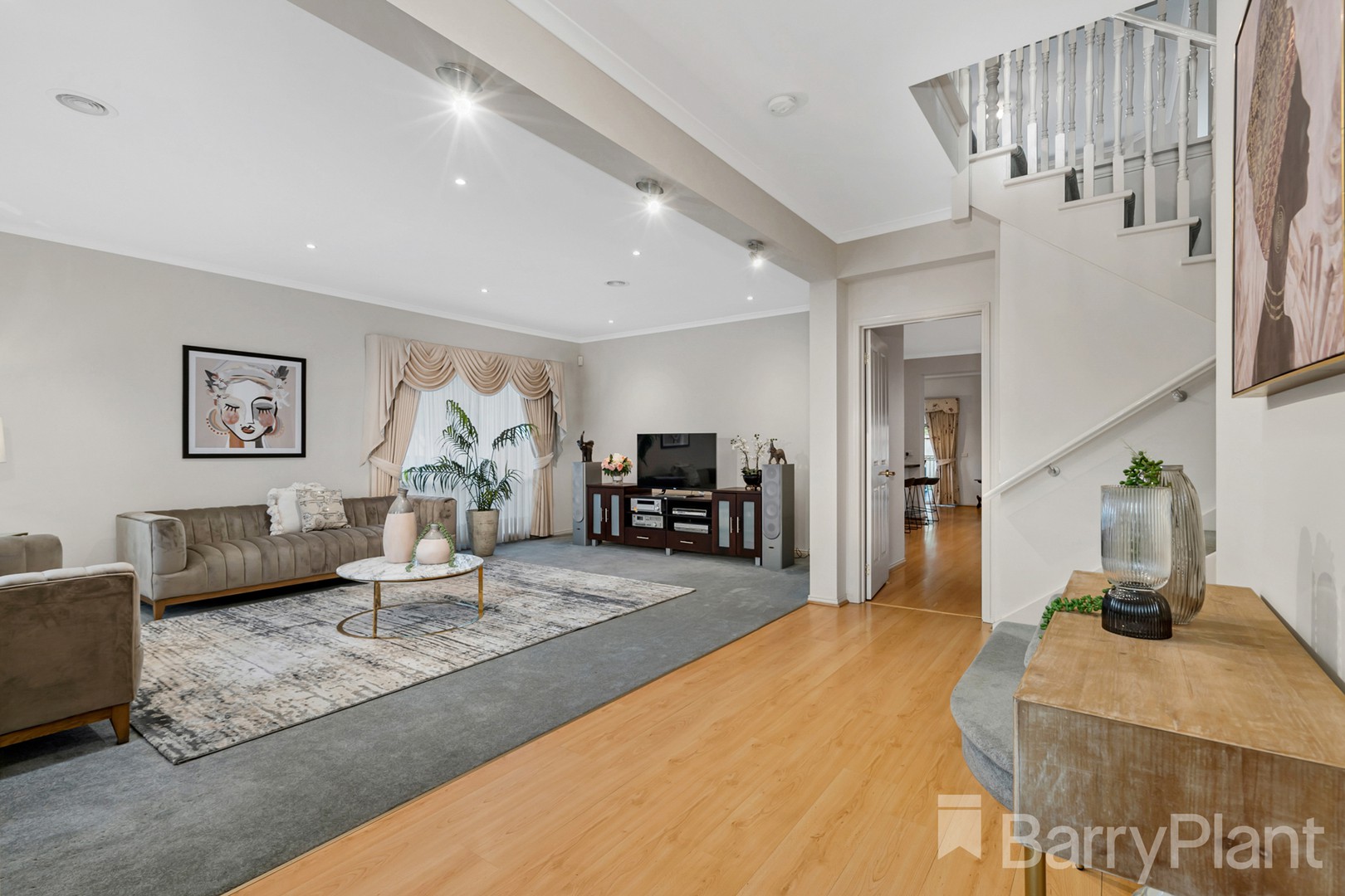 5 Scarlet Drive, Bundoora, VIC 3083 - Thumbnail 2 - 08/03/2023