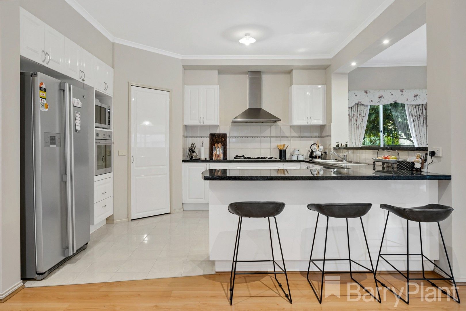 5 Scarlet Drive, Bundoora, VIC 3083, Bundoora - Thumbnail 4