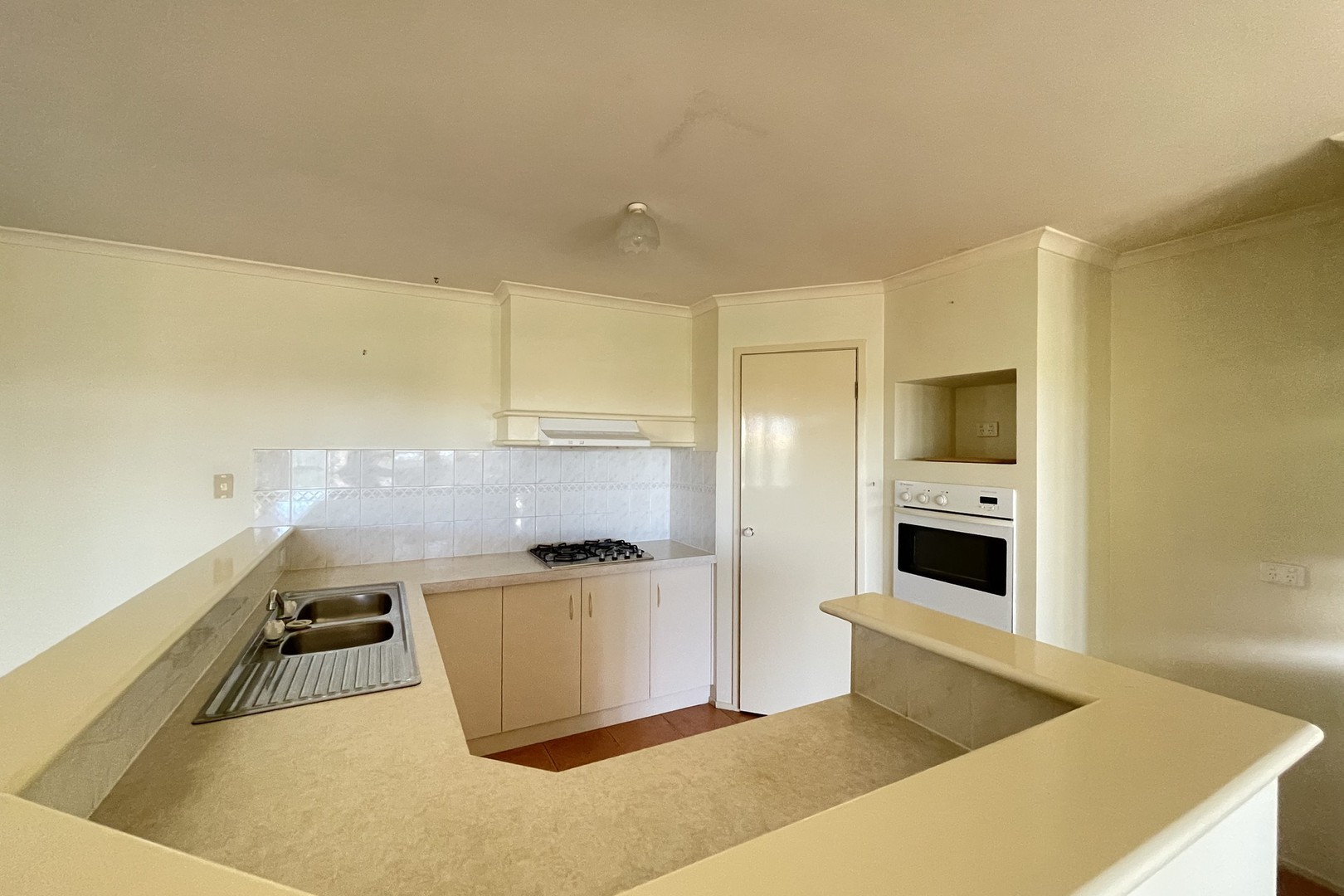 5 Shaw Court, Delahey, VIC 3037, Delahey - Thumbnail 2