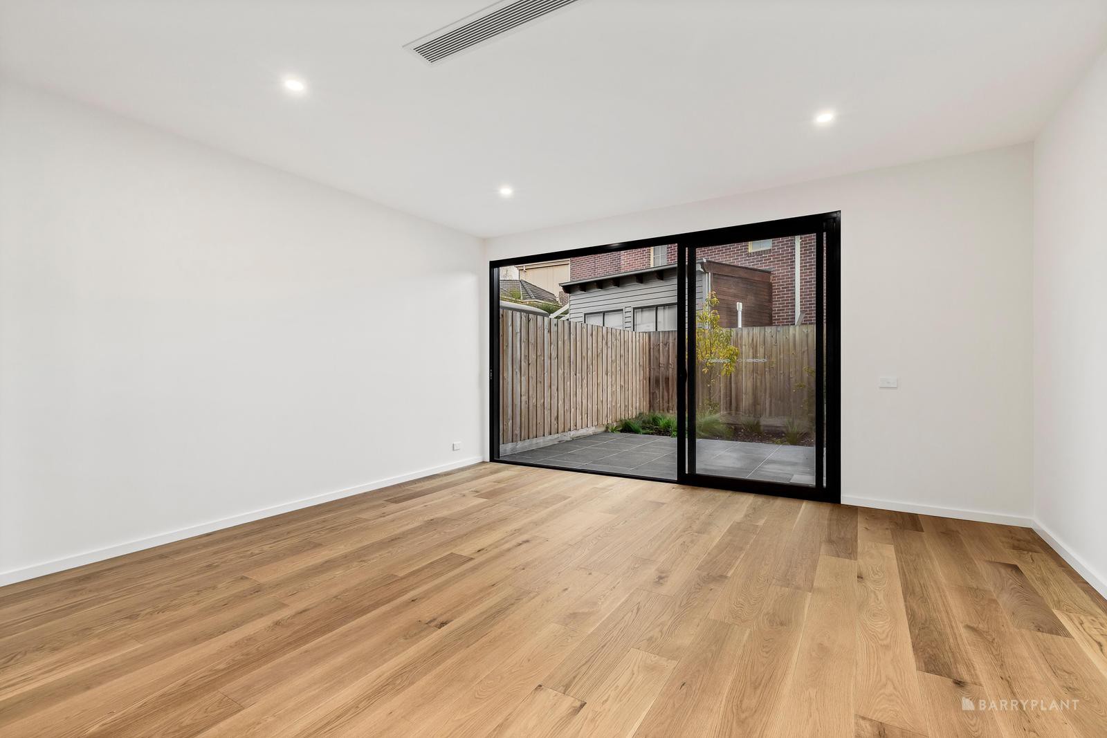 5 Sheoak Crescent, Doncaster East, VIC 3109 - Thumbnail 2 - 12/06/2025