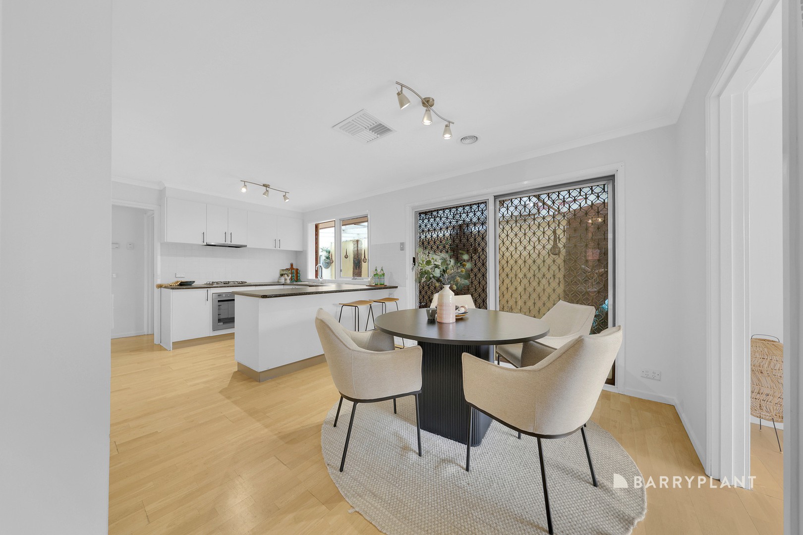 5 Sieben Close, Mill Park, VIC 3082, Mill Park - Thumbnail 5