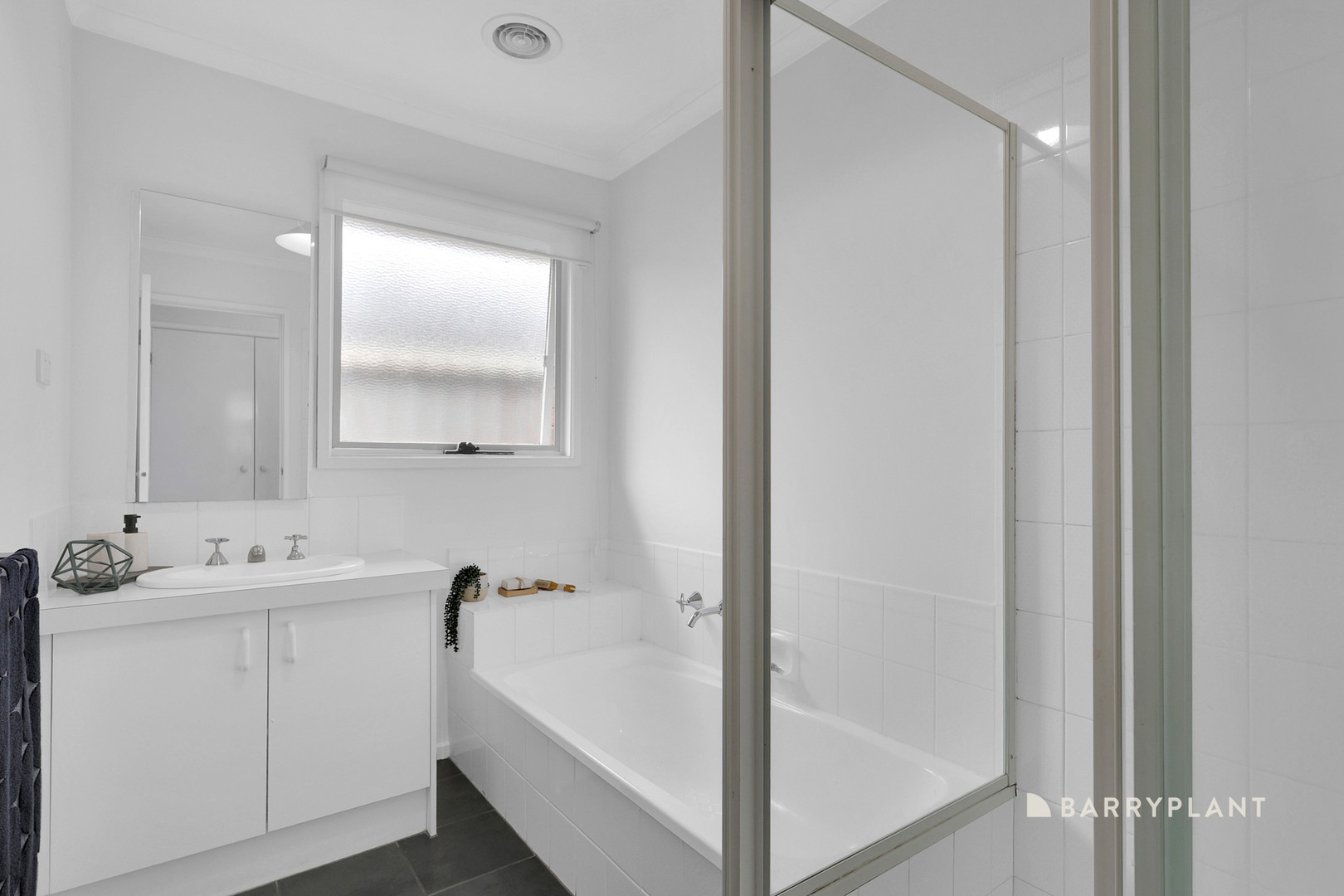 5 Sieben Close, Mill Park, VIC 3082, Mill Park - Thumbnail 7