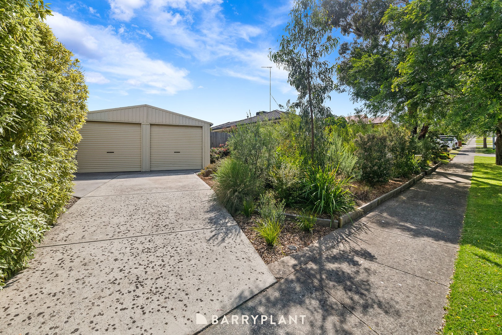 5 Silver Gum Drive, Pakenham, VIC 3810 - Thumbnail 2 - 08/11/2023