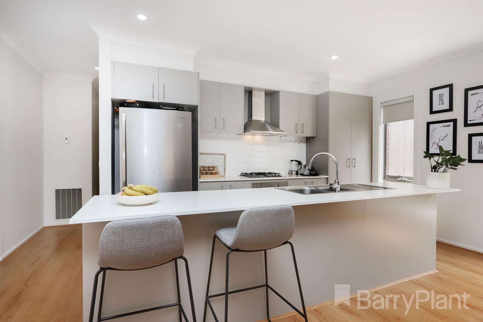 5 Silverwood Drive, Greenvale, VIC 3059, Greenvale - Thumbnail 2