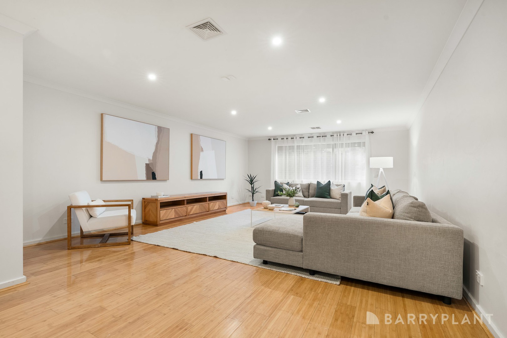 5 Songbird Avenue, Chirnside Park, VIC 3116 - Thumbnail 2 - 20/08/2026