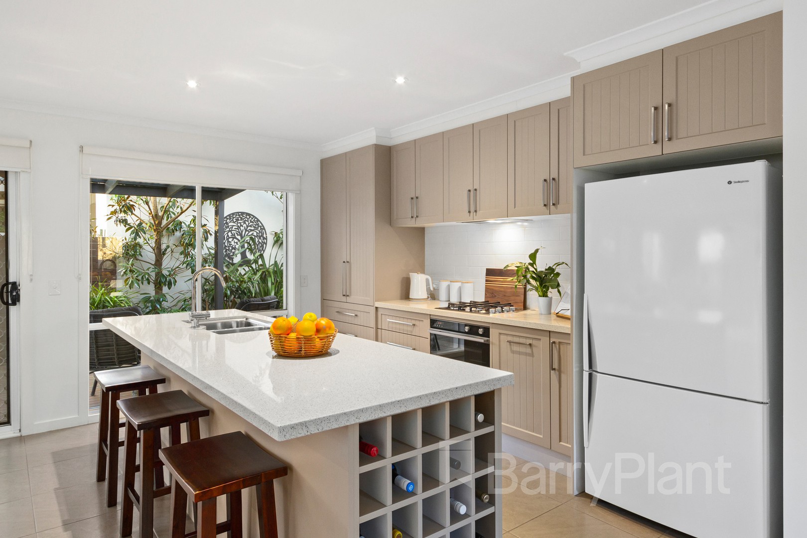 5 Sovereign Manors Crescent, Rowville, VIC 3178, Rowville - Thumbnail 4