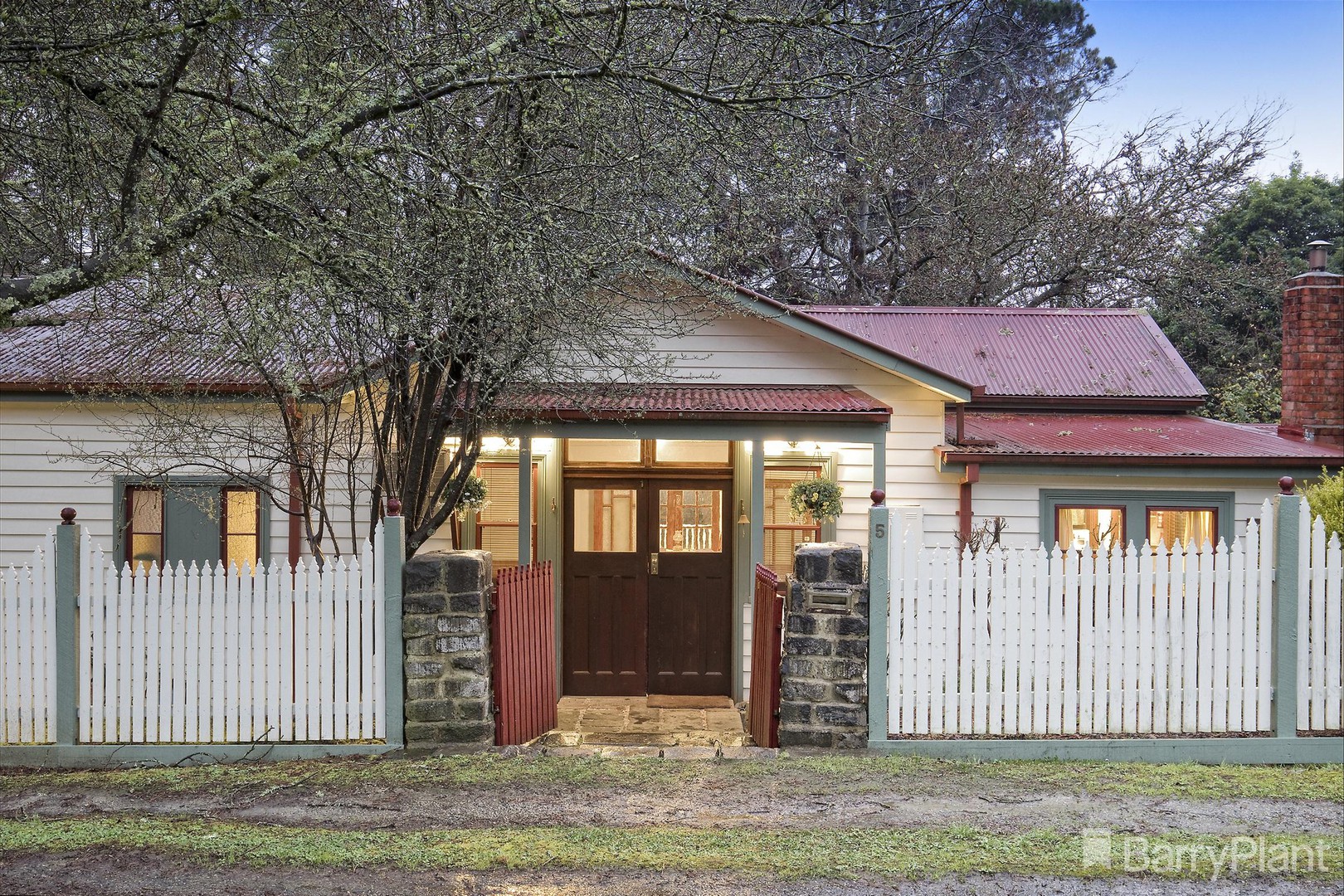 5 Springs Street, Cockatoo, VIC 3781, Cockatoo - Thumbnail 2