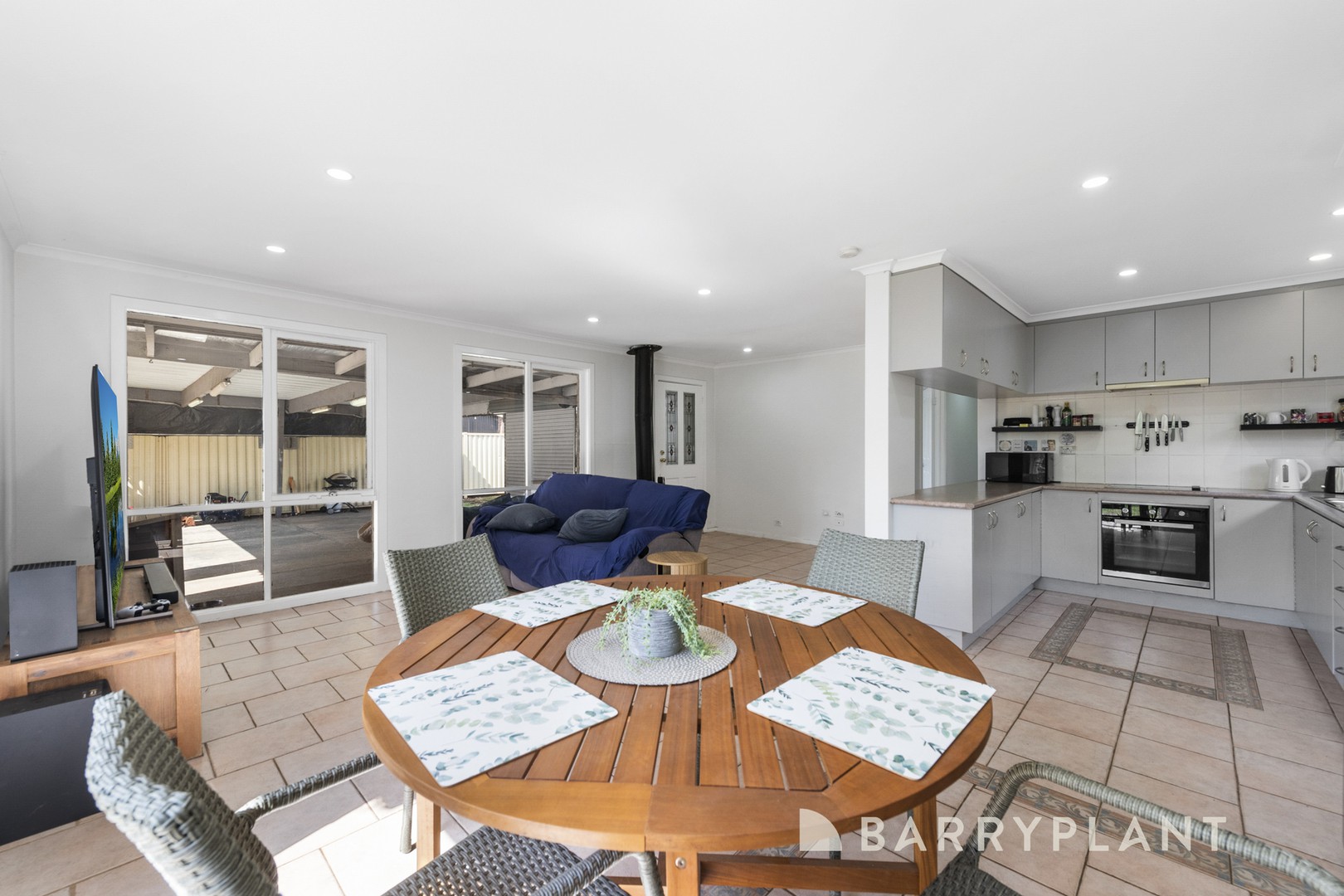 5 Stewart Crescent, Rockbank, VIC 3335, Rockbank - Thumbnail 4