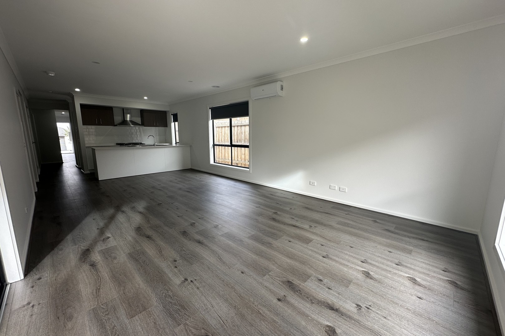 5 Story Street, Fraser Rise, VIC 3336 - Thumbnail 2 - 02/06/2025