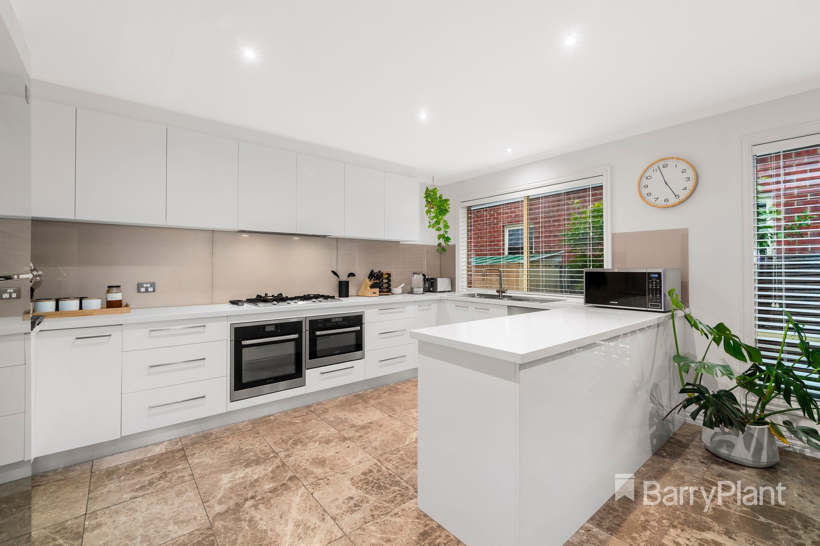 5 Stringybark Place, South Morang, VIC 3752, South Morang - Thumbnail 4