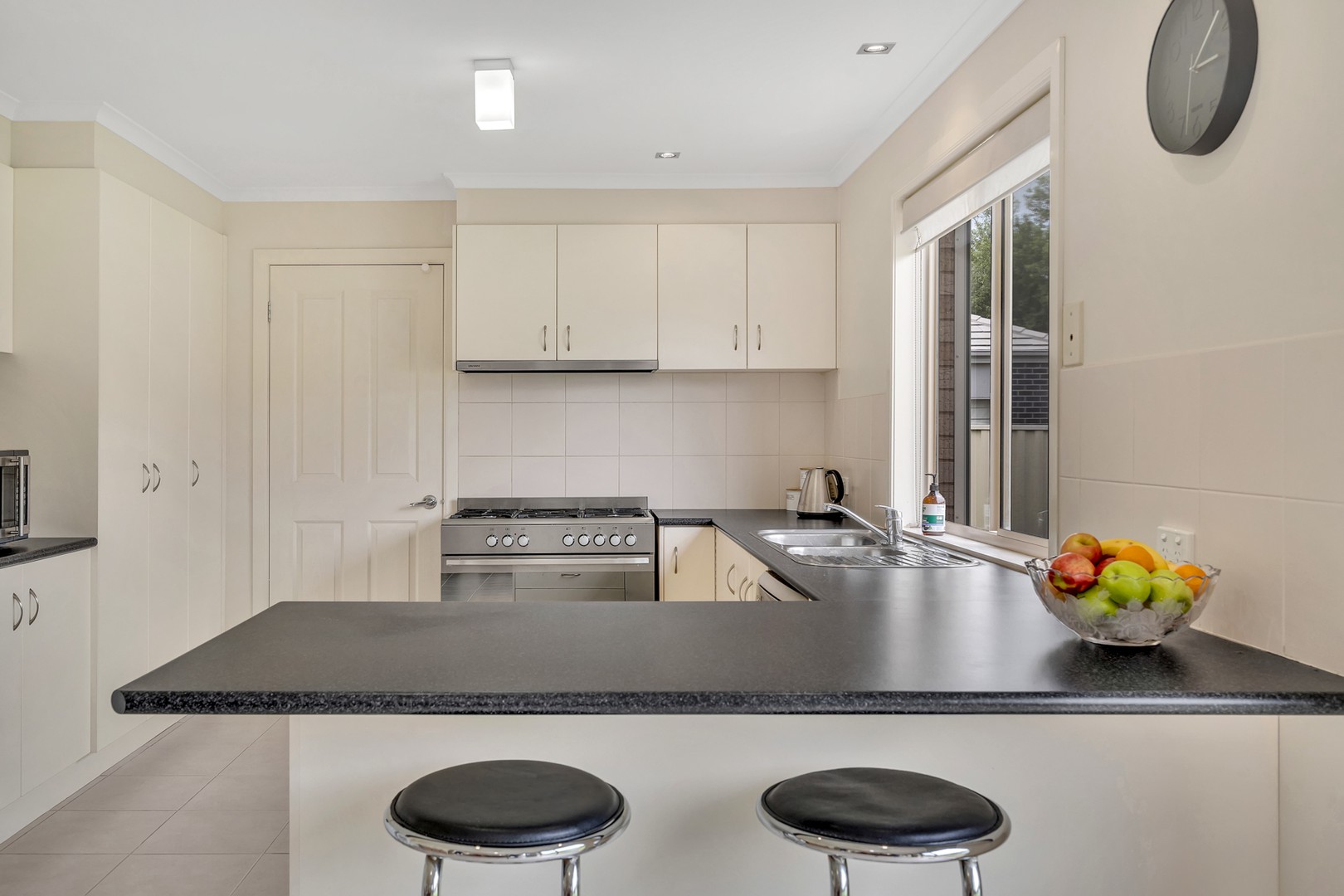 5 Tallgum Place, Craigieburn, VIC 3064, Craigieburn - Thumbnail 5