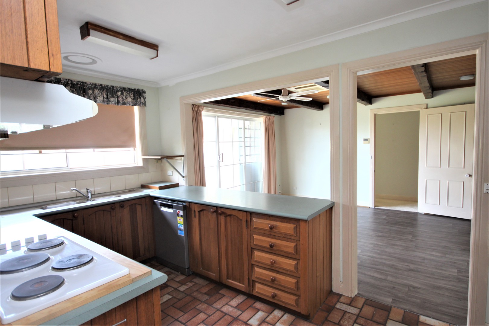 5 Thornhill Road, Highton, VIC 3216, Highton - Thumbnail 3