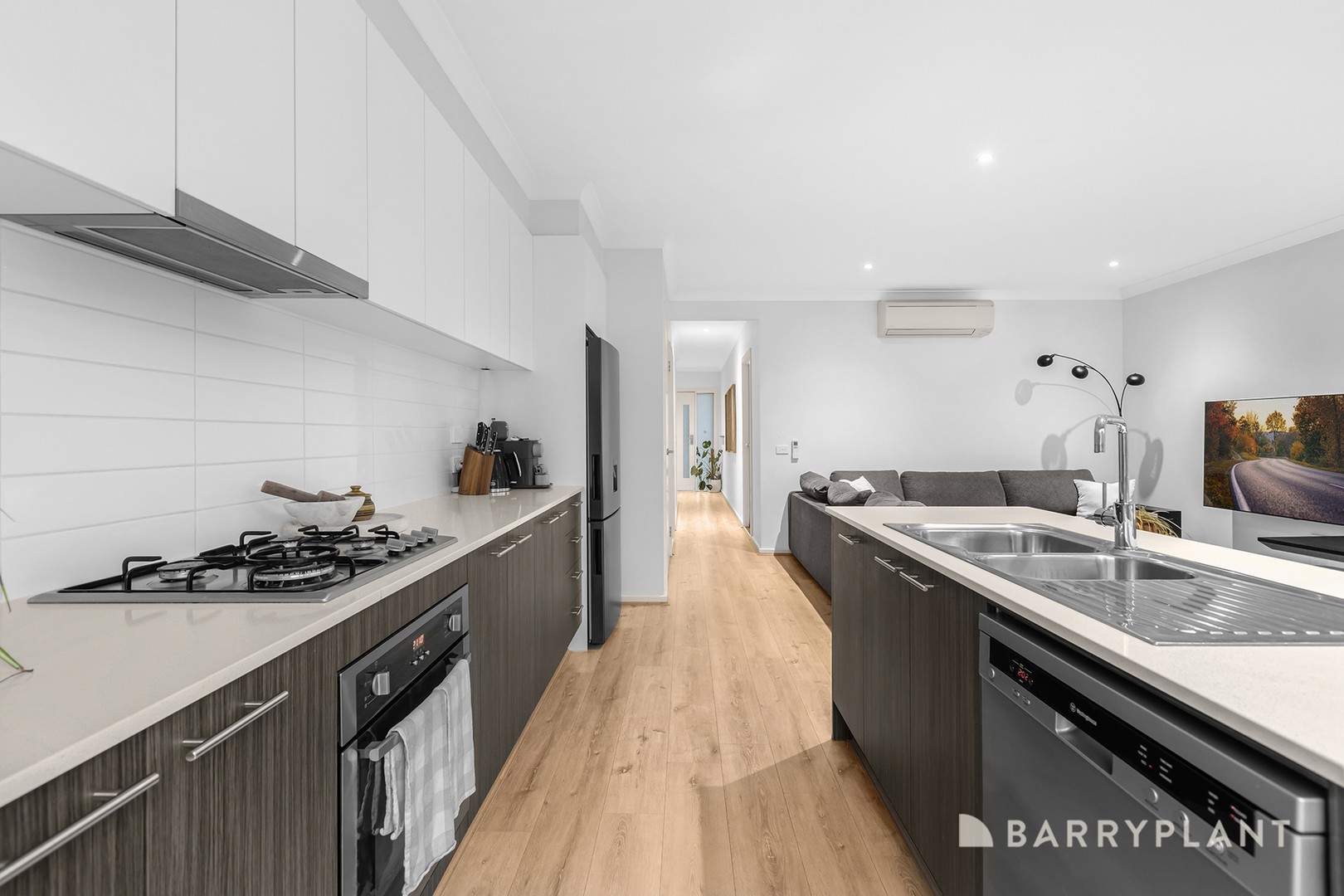 5 Toby Place, Mooroolbark, VIC 3138, Mooroolbark - Thumbnail 4