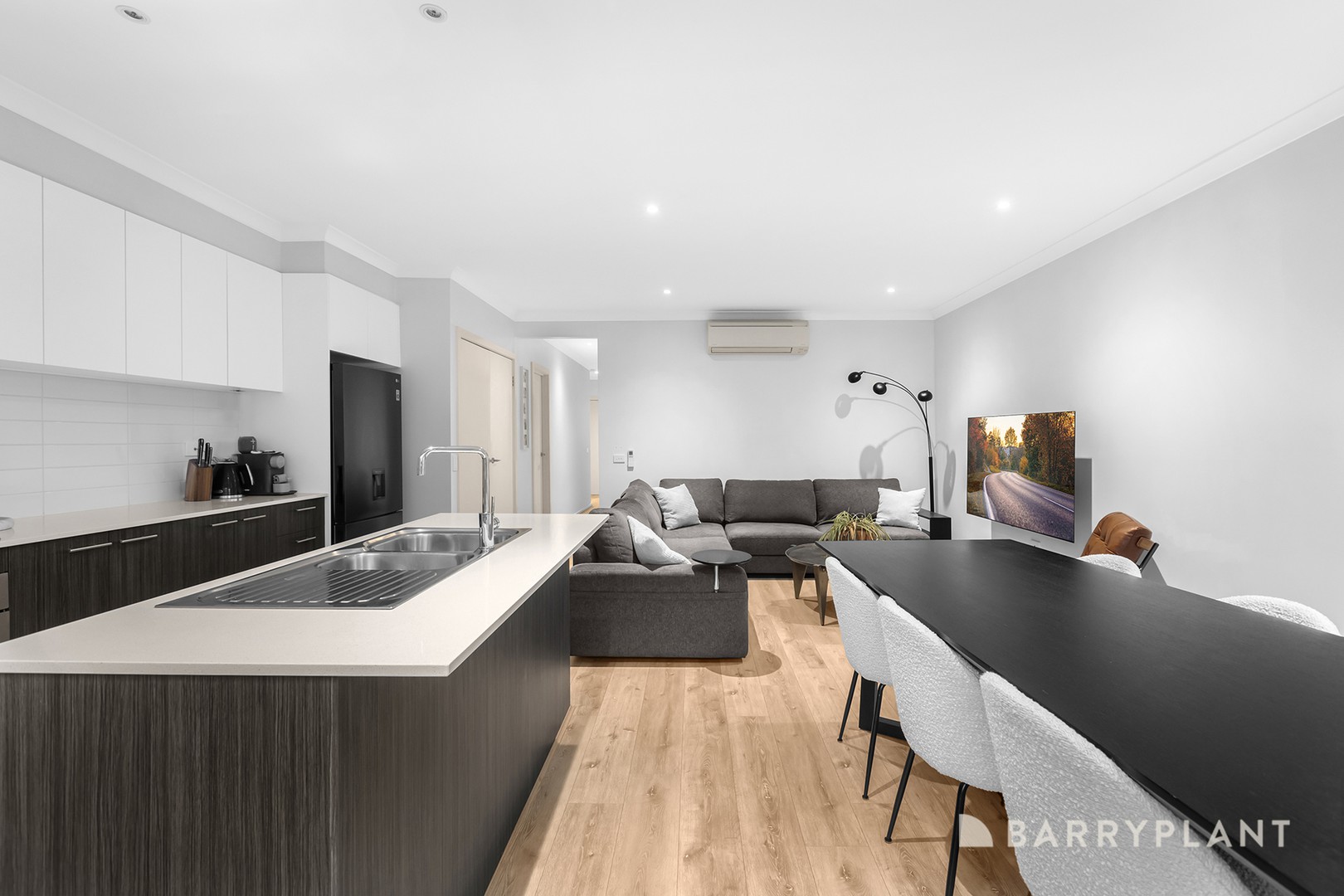 5 Toby Place, Mooroolbark, VIC 3138, Mooroolbark - Thumbnail 5