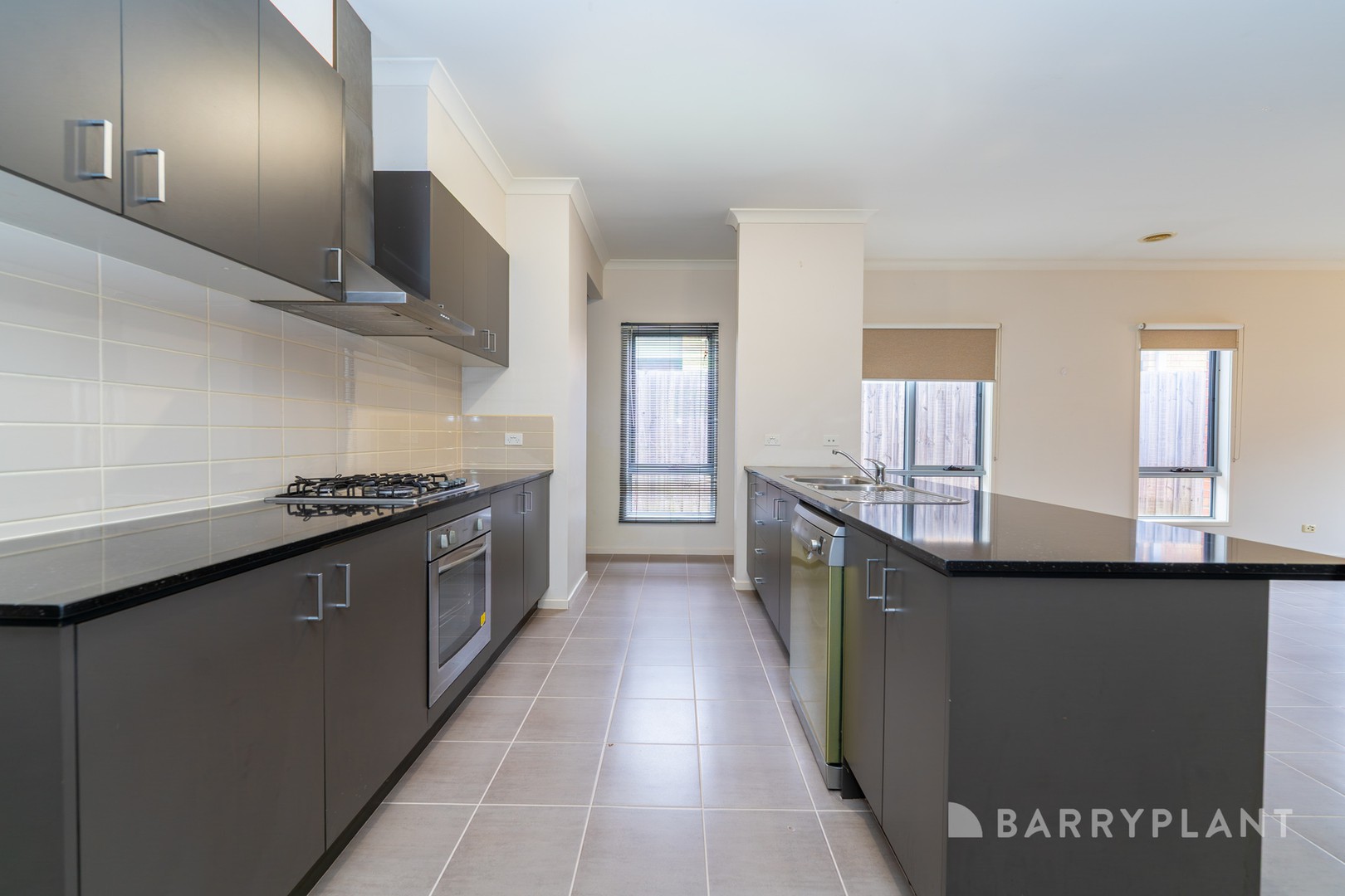 5 Tourmaline Drive, Epping, VIC 3076, Epping - Thumbnail 2