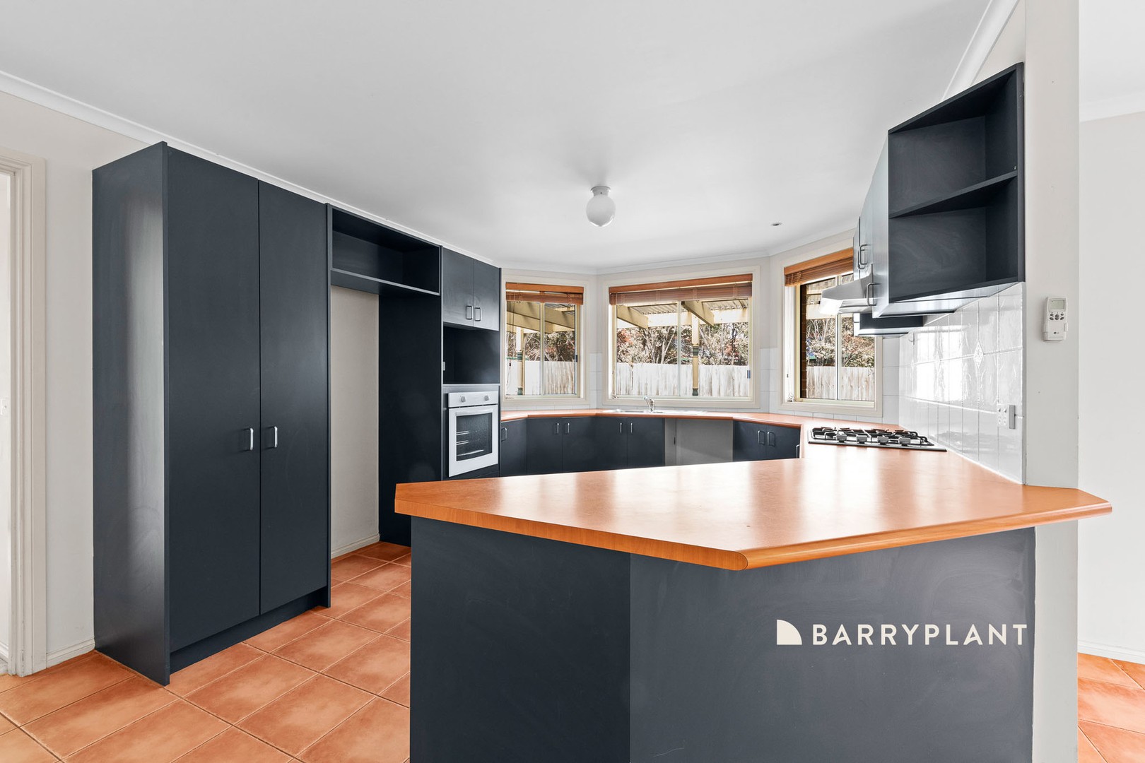 5 Tudor Court, Narre Warren, VIC 3805, Narre Warren - Thumbnail 3