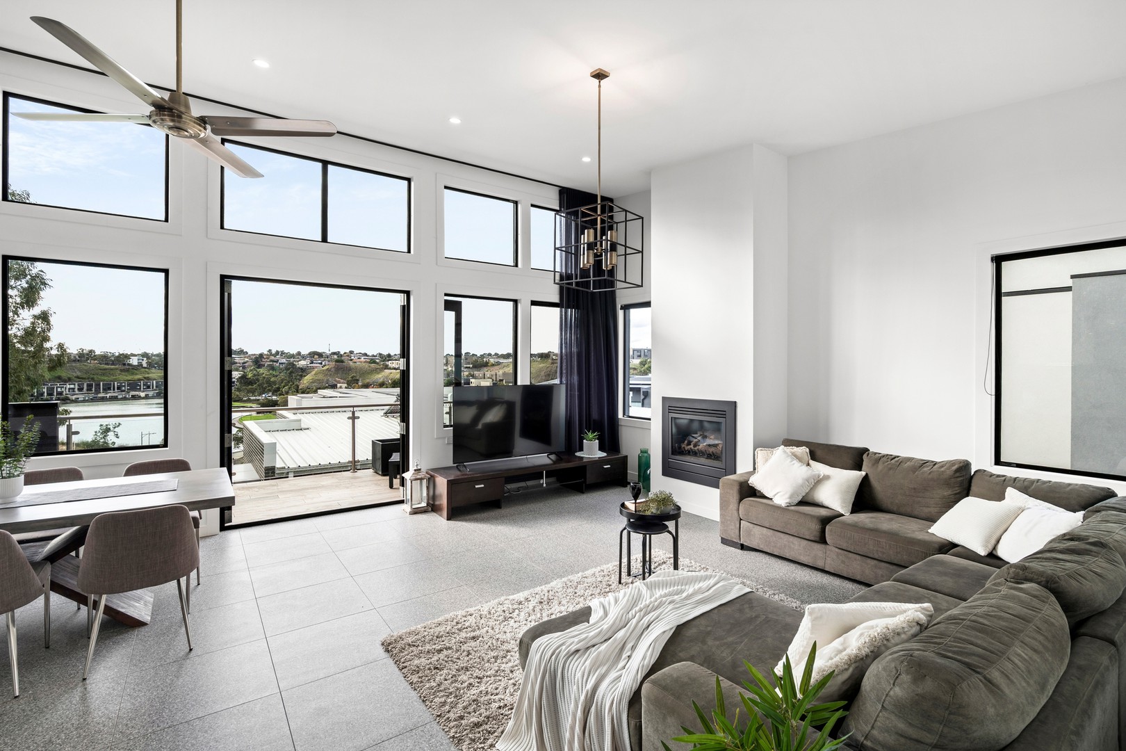 5 Valley Lake Boulevard, Keilor East, VIC 3033 - Thumbnail 2 - 17/06/2026