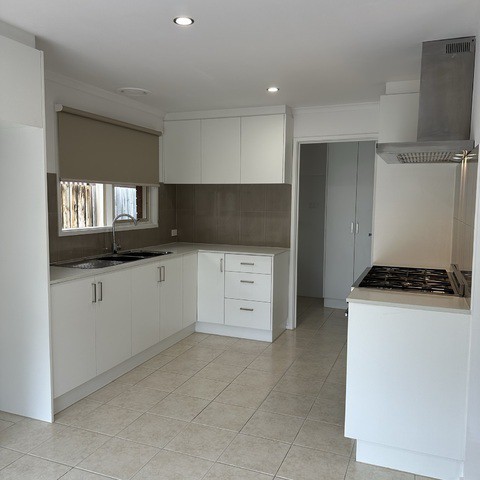 5 Valonia Court, Craigieburn, VIC 3064, Craigieburn - Thumbnail 2