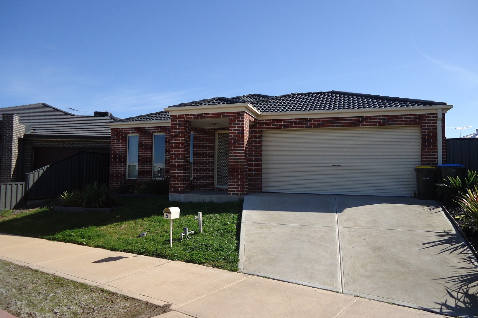 5 Vicky Court, Point Cook, VIC 3030, Point Cook - Thumbnail 2