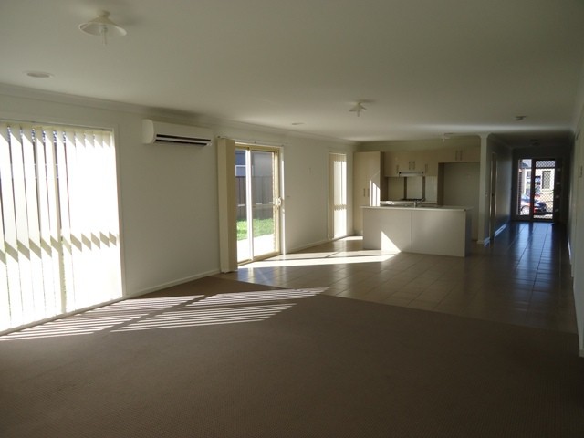 5 Vicky Court, Point Cook, VIC 3030, Point Cook - Thumbnail 3