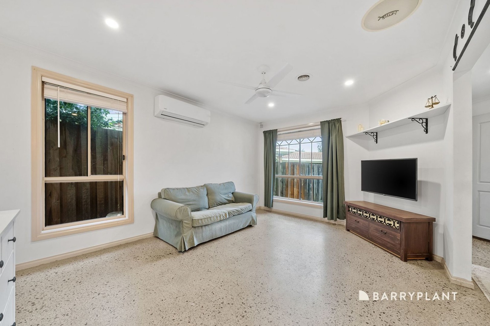 5 Vines Court, Mill Park, VIC 3082 - Thumbnail 2 - 27/05/2026