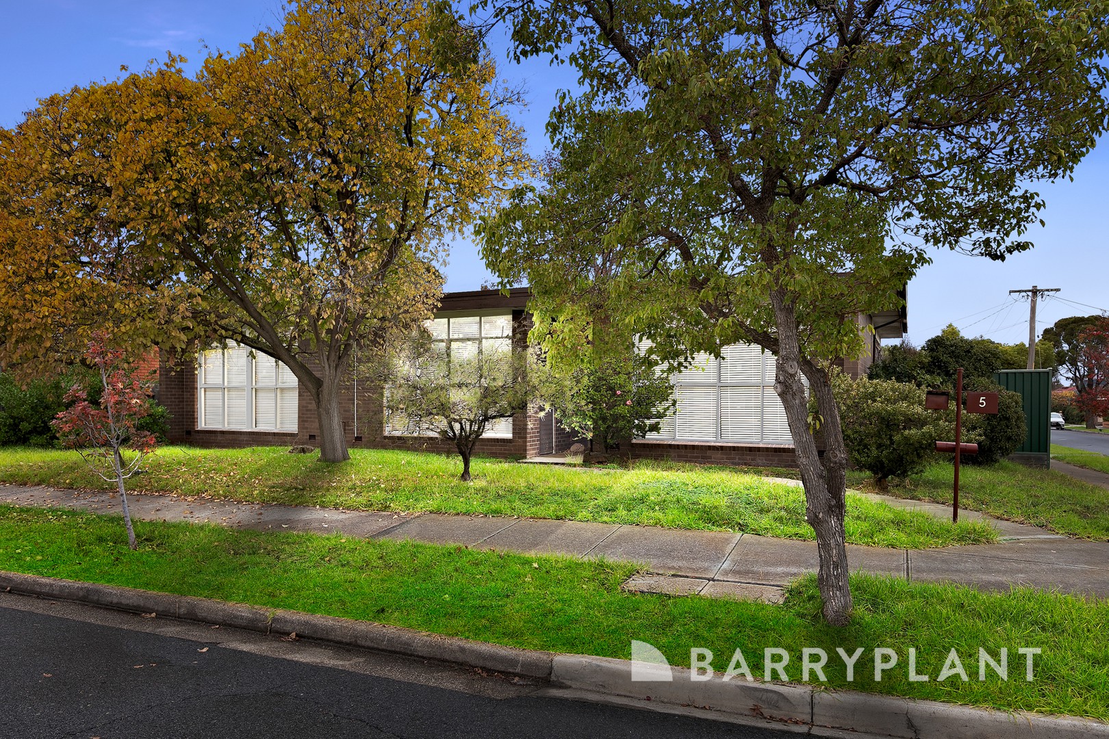 5 Waveney Street, St Albans, VIC 3021, St Albans - Thumbnail 2