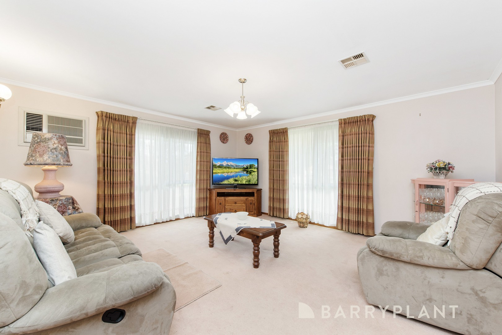 5 Weeden Drive, Werribee, VIC 3030, Werribee - Thumbnail 2