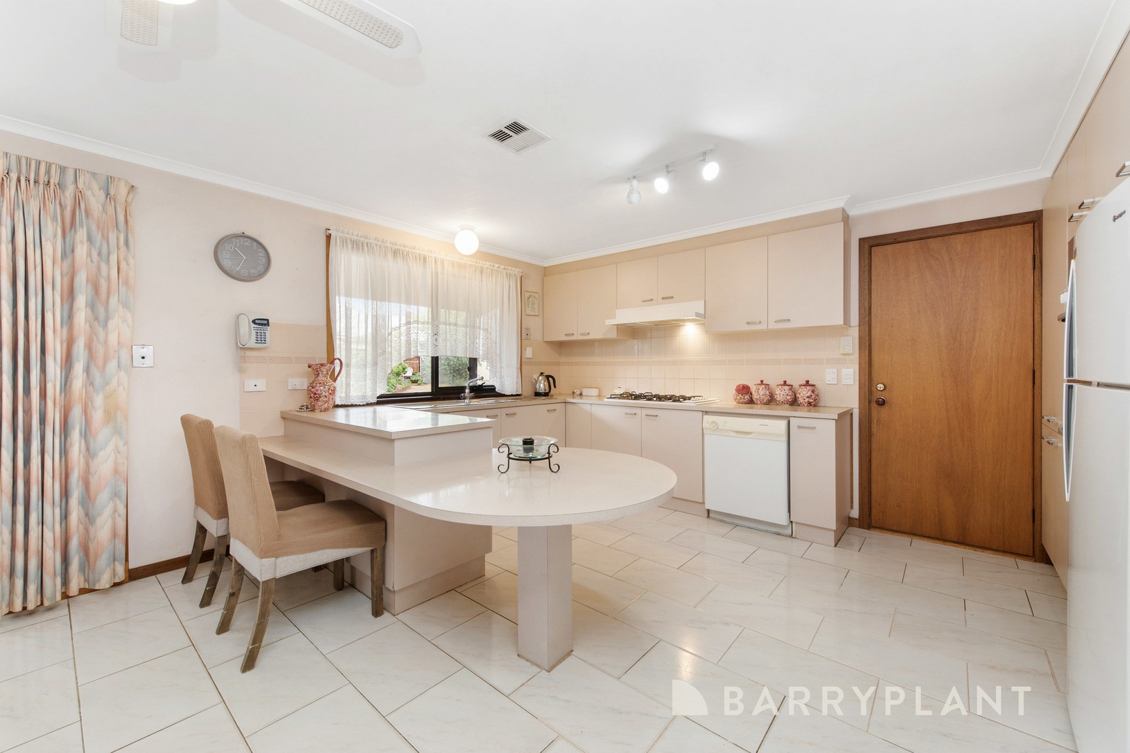 5 Weeden Drive, Werribee, VIC 3030, Werribee - Thumbnail 4