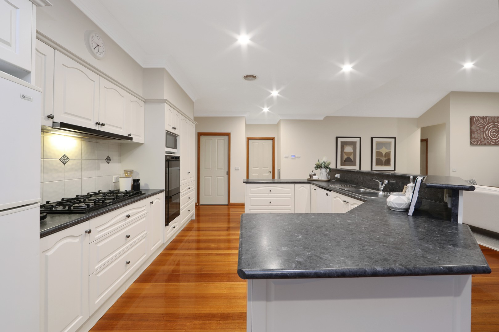 5 Windsor Drive, Lysterfield, VIC 3156, Lysterfield - Thumbnail 4