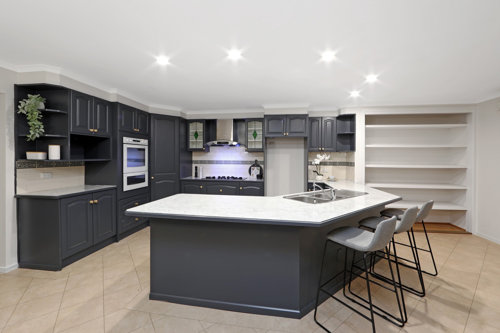 5 Yukon Court, Rowville, VIC 3178, Rowville - Thumbnail 2