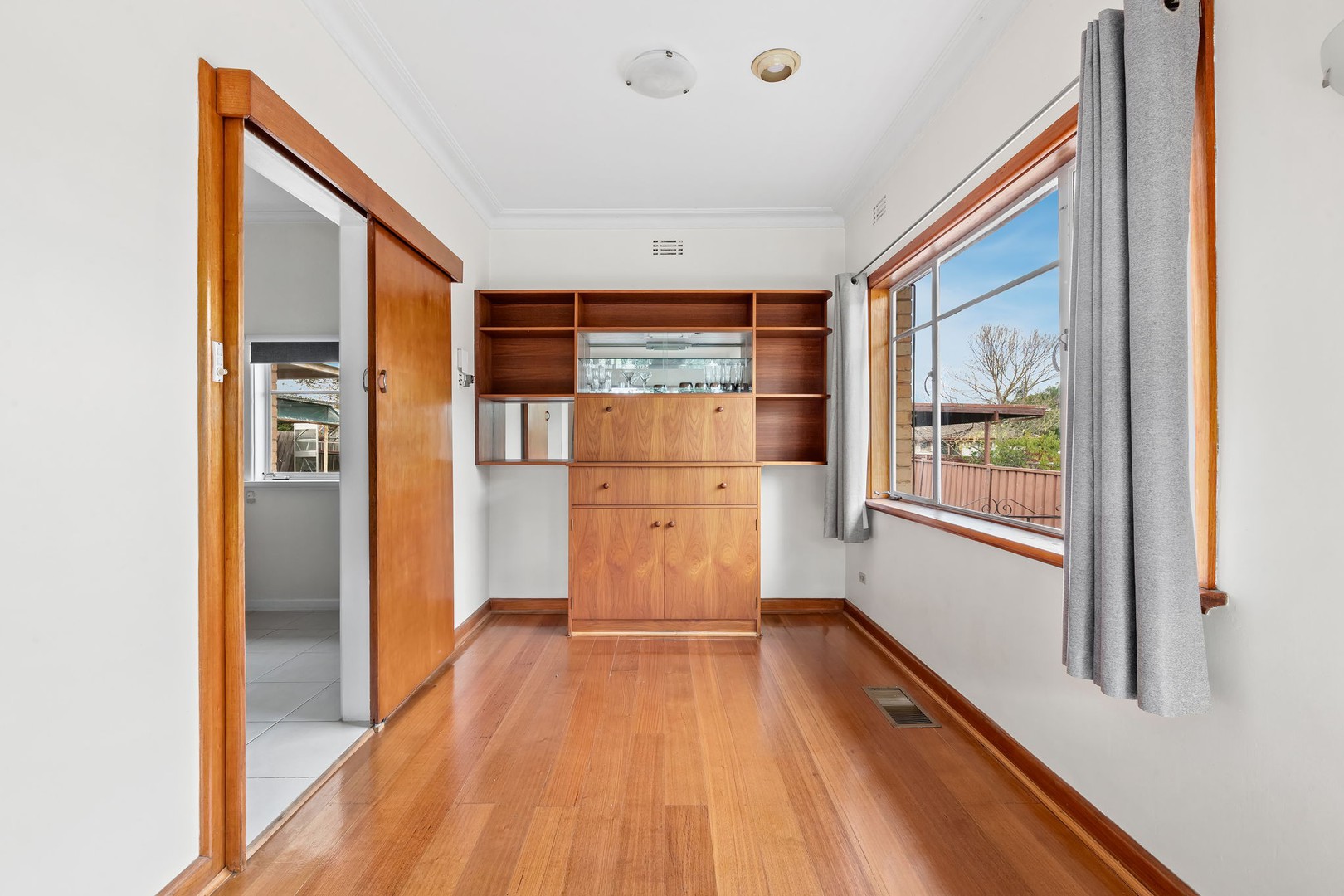50 Canterbury Road, Blackburn South, VIC 3130 - Thumbnail 2 - 09/04/2026