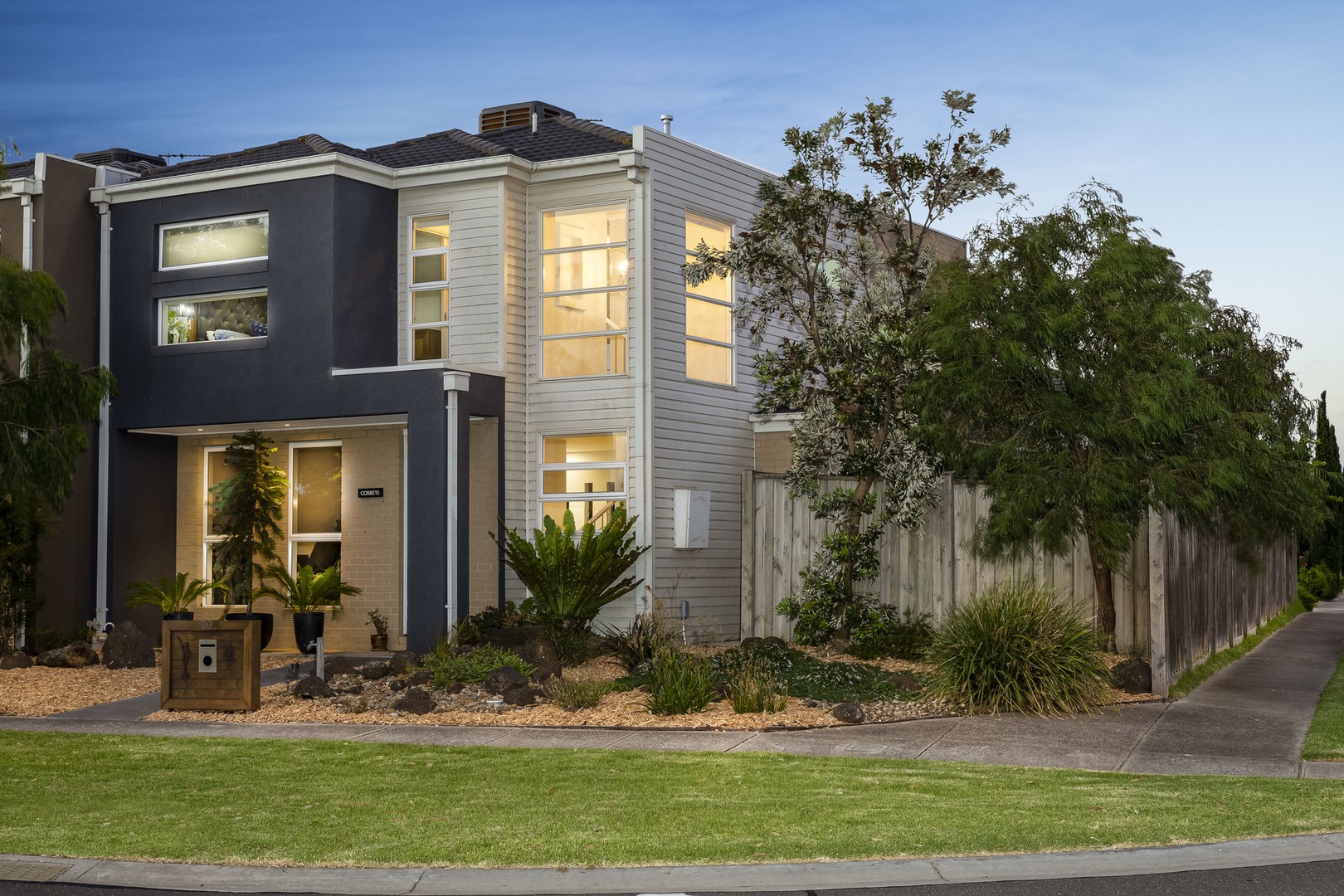 50 Featherbrook Drive, Point Cook, VIC 3030, Point Cook - Thumbnail 2