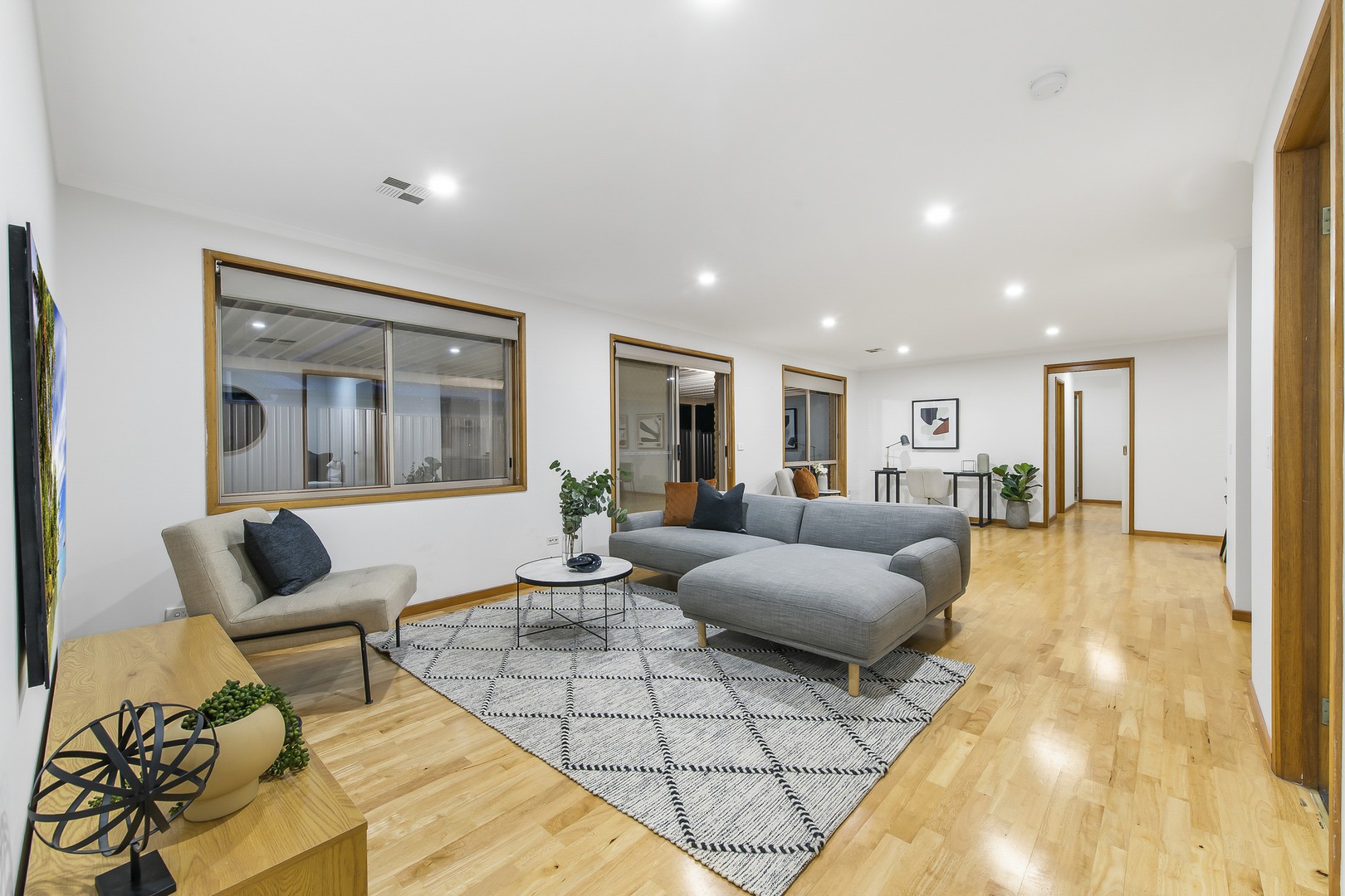 50 Grandview Crescent, Hillside, VIC 3037, Hillside - Thumbnail 2