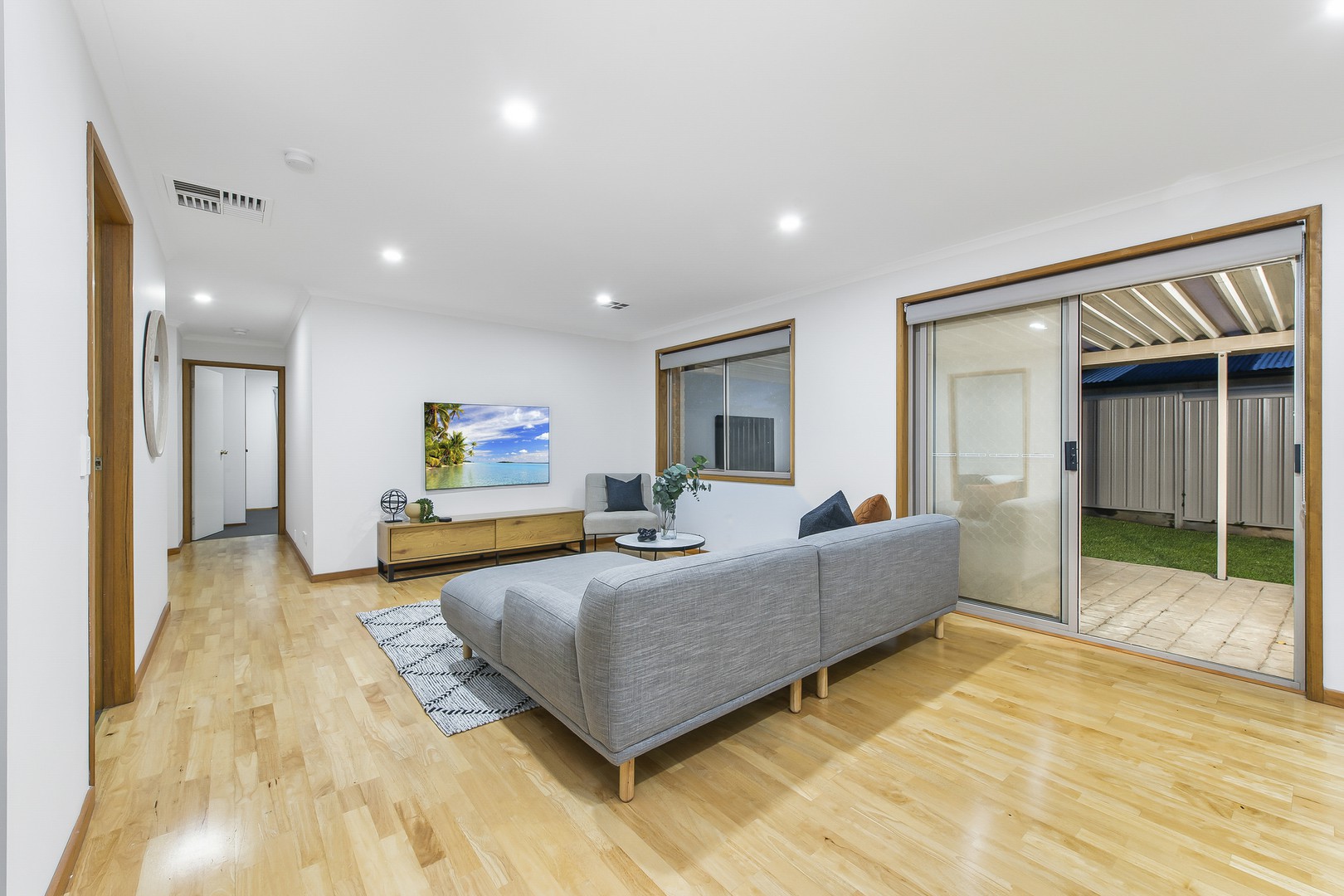 50 Grandview Crescent, Hillside, VIC 3037, Hillside - Thumbnail 3