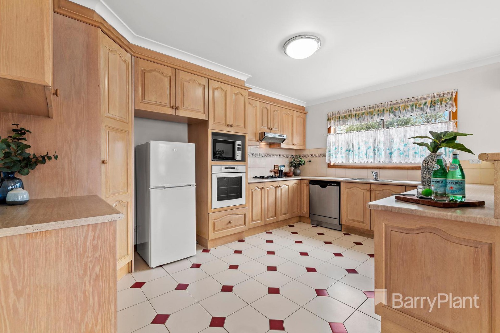 50 Lady Penrhyn Avenue, Mill Park, VIC 3082, Mill Park - Thumbnail 5